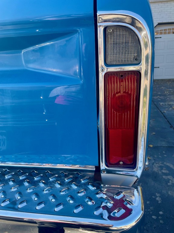 1972 Chevrolet K20 Cheyenne Pickup 4×4 - Image 5