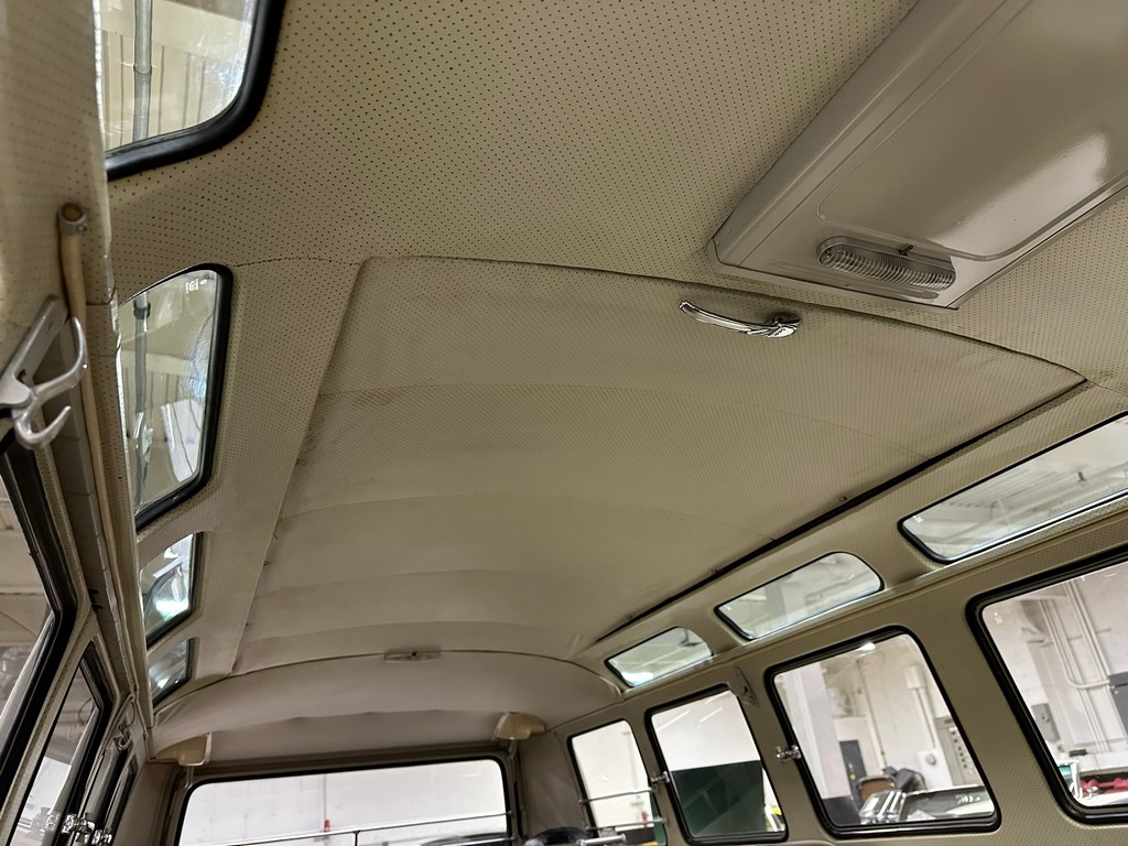 1966 Volkswagen Type 2 21-Window Deluxe Samba - Image 39