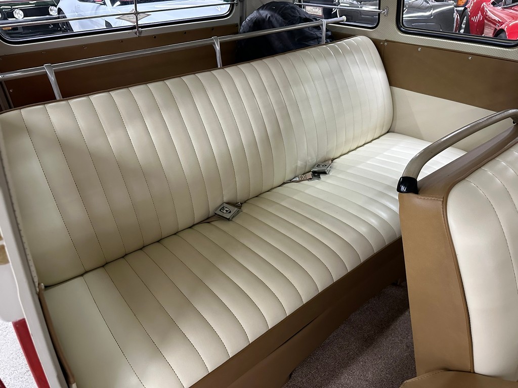 1966 Volkswagen Type 2 21-Window Deluxe Samba - Image 43