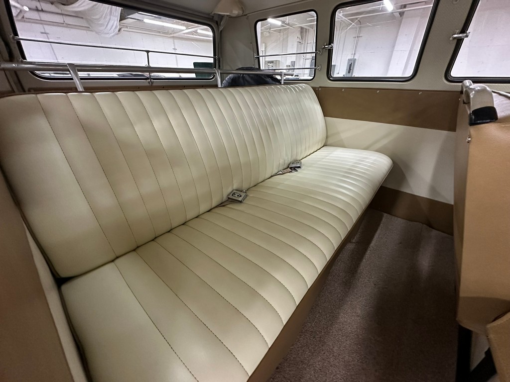 1966 Volkswagen Type 2 21-Window Deluxe Samba - Image 44