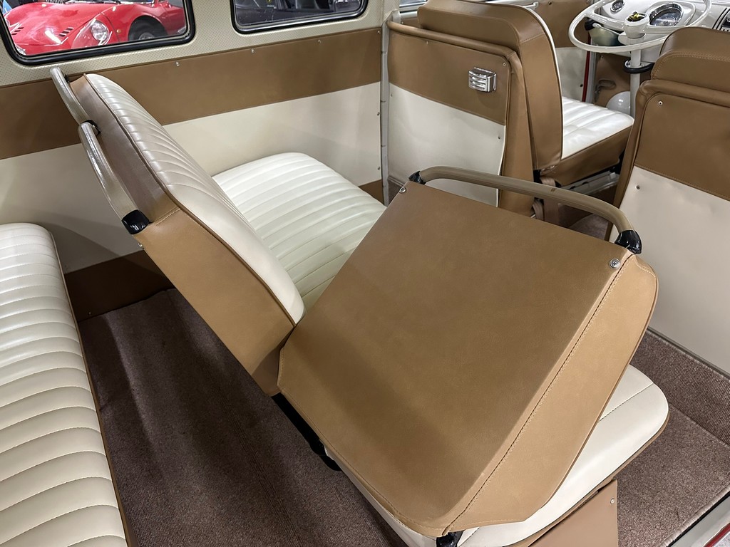 1966 Volkswagen Type 2 21-Window Deluxe Samba - Image 45
