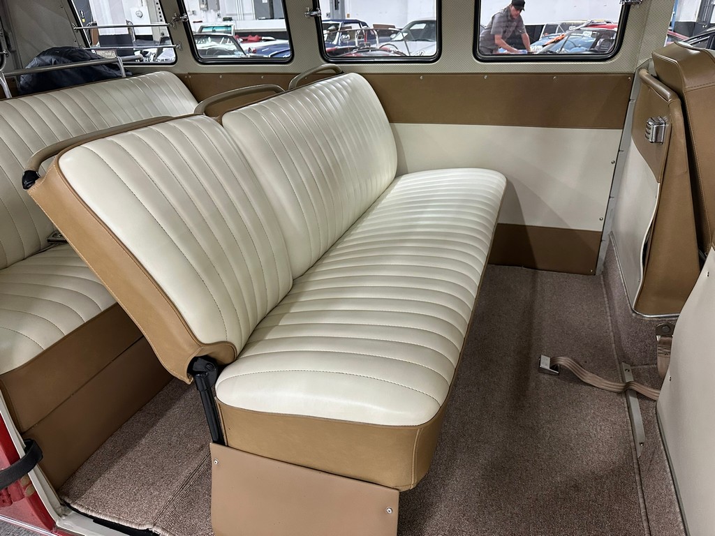 1966 Volkswagen Type 2 21-Window Deluxe Samba - Image 46