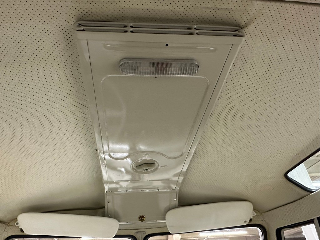 1966 Volkswagen Type 2 21-Window Deluxe Samba - Image 50