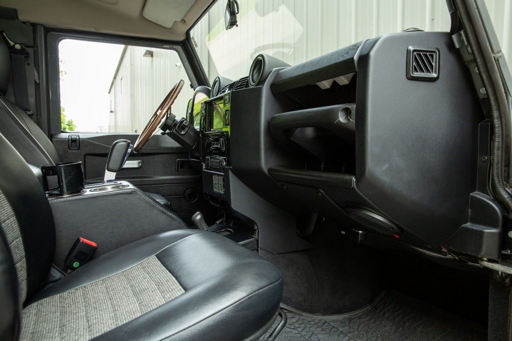 1991 Land Rover Defender 90 - Image 73