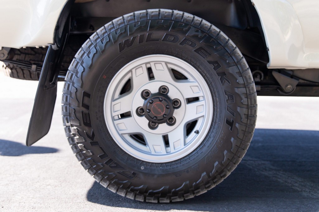 1990 Toyota Pickup XtraCab Deluxe 4×4 - Image 78