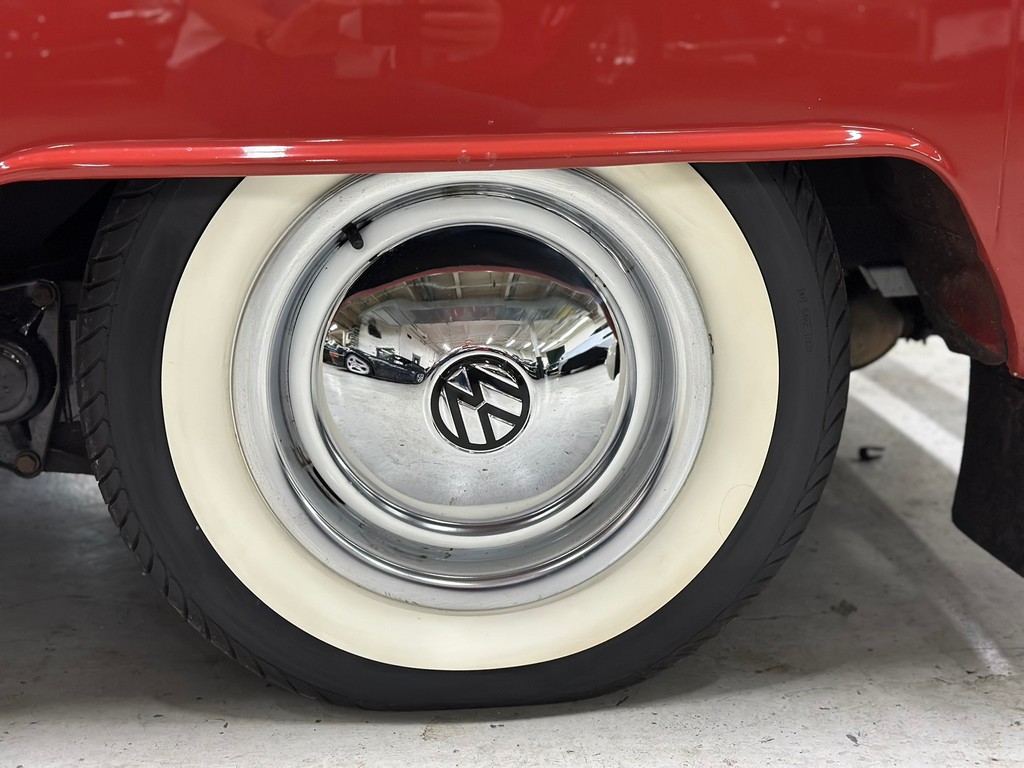 1966 Volkswagen Type 2 21-Window Deluxe Samba - Image 61