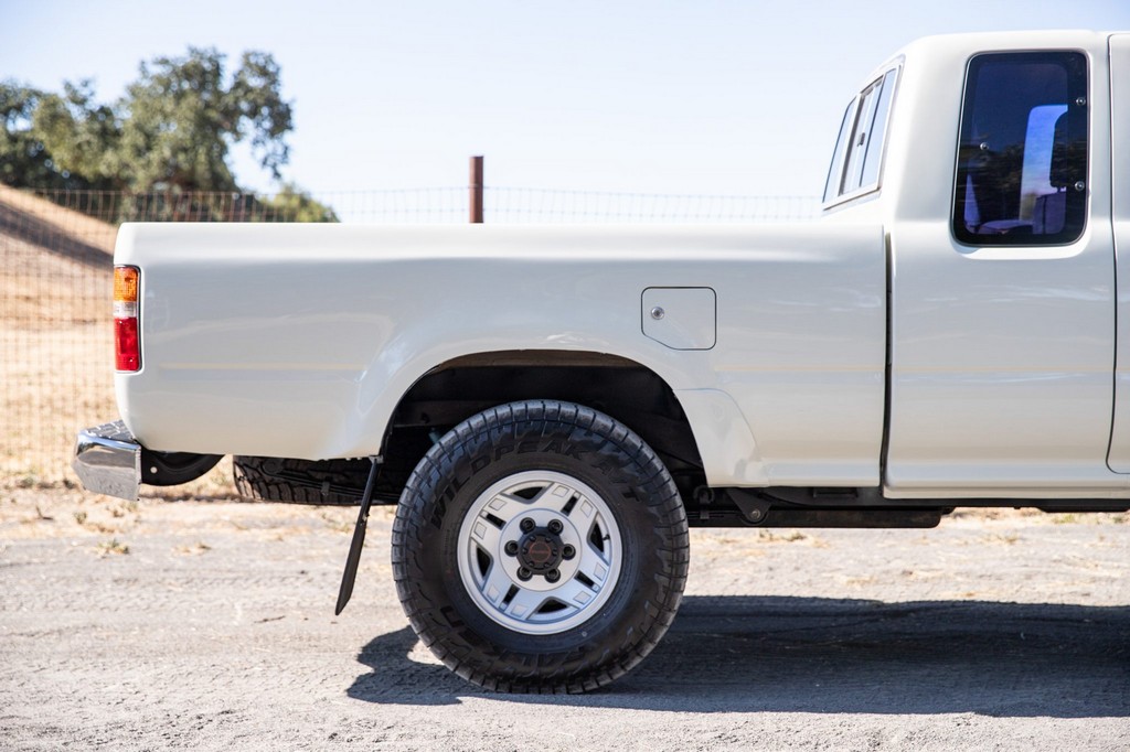 1990 Toyota Pickup XtraCab Deluxe 4×4 - Image 85