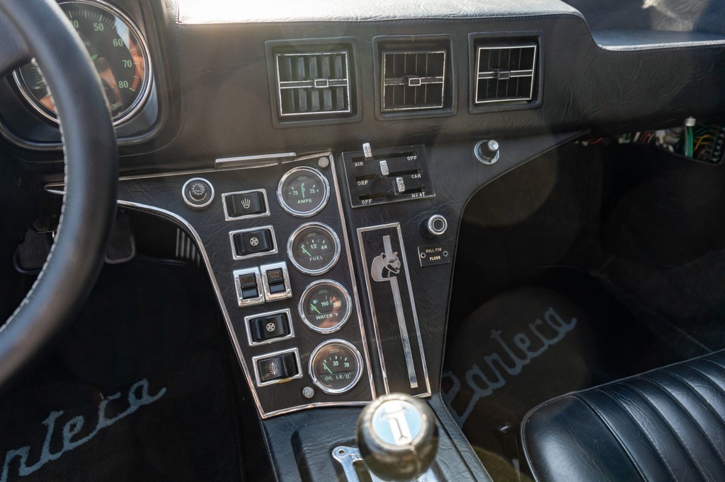 1971 DeTomaso Pantera - Image 36