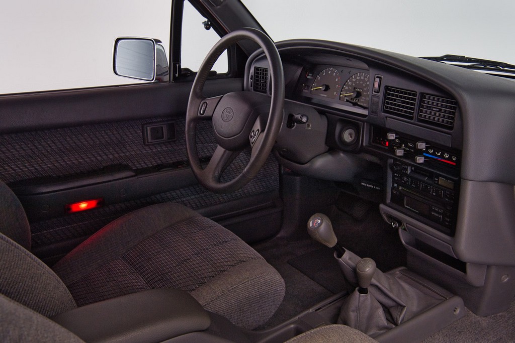 1994 Toyota Pickup XtraCab SR5 V6 4×4 - Image 52