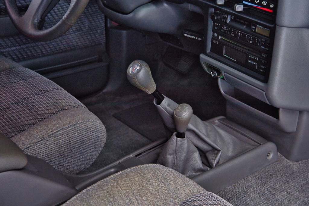 1994 Toyota Pickup XtraCab SR5 V6 4×4 - Image 53