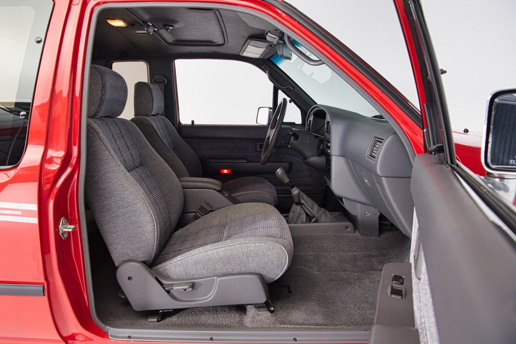 1994 Toyota Pickup XtraCab SR5 V6 4×4 - Image 54