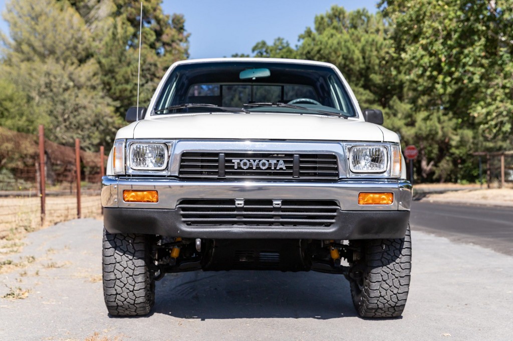 1990 Toyota Pickup XtraCab Deluxe 4×4 - Image 110