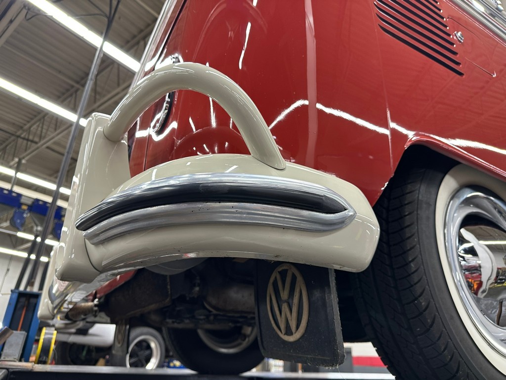 1966 Volkswagen Type 2 21-Window Deluxe Samba - Image 89