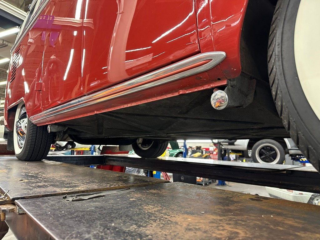 1966 Volkswagen Type 2 21-Window Deluxe Samba - Image 91