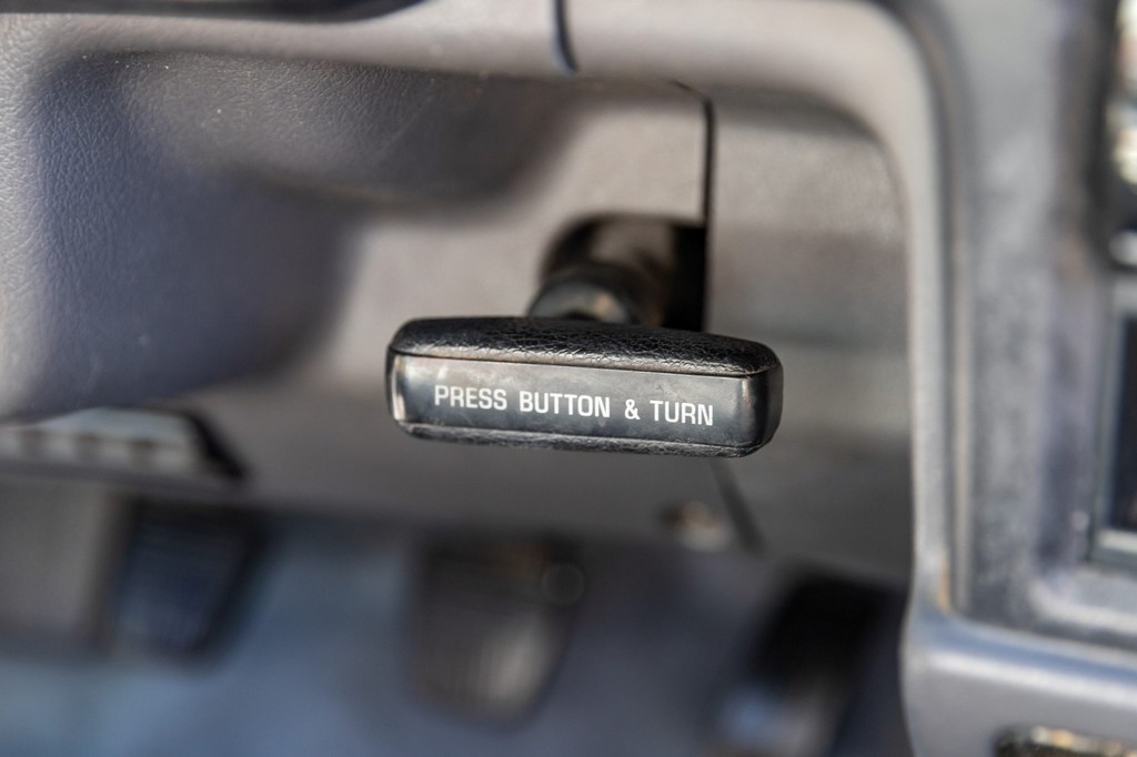 1990 Toyota Pickup XtraCab Deluxe 4×4 - Image 9