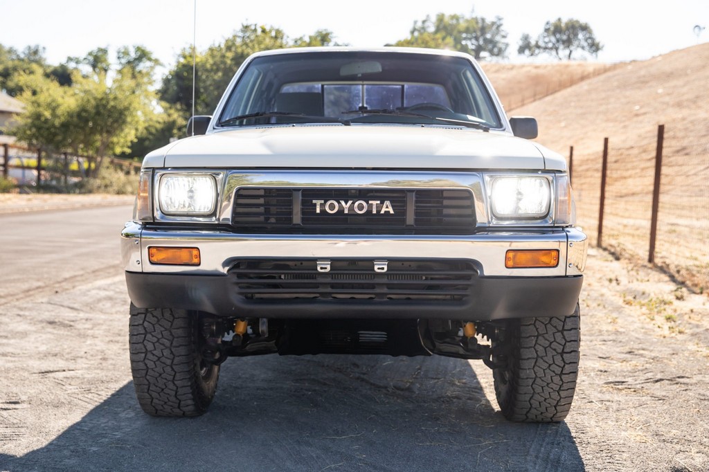 1990 Toyota Pickup XtraCab Deluxe 4×4 - Image 11