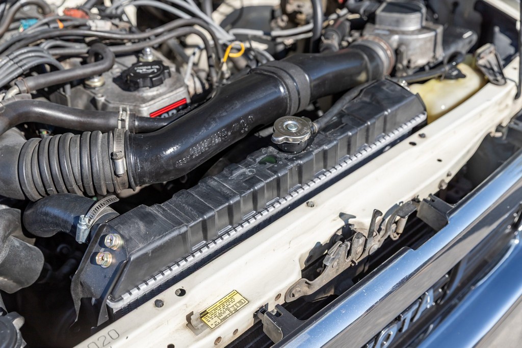 1990 Toyota Pickup XtraCab Deluxe 4×4 - Image 18