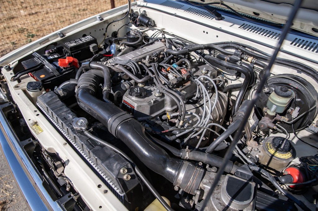 1990 Toyota Pickup XtraCab Deluxe 4×4 - Image 23