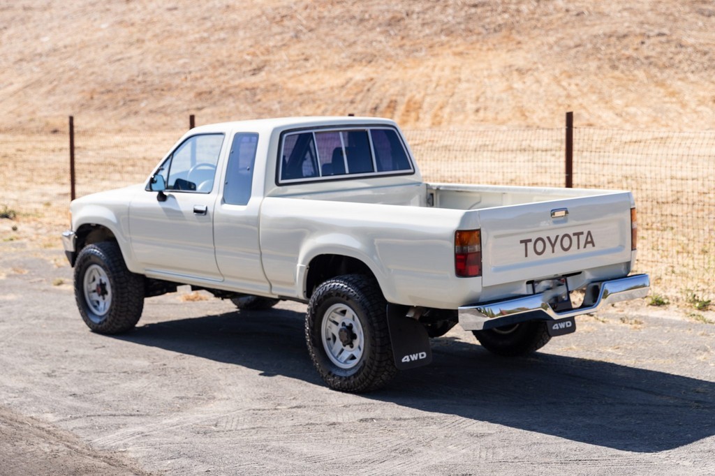 1990 Toyota Pickup XtraCab Deluxe 4×4 - Image 27