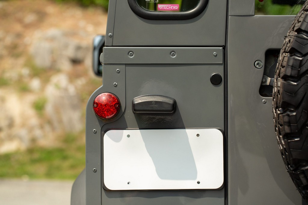 1991 Land Rover Defender 90 - Image 11