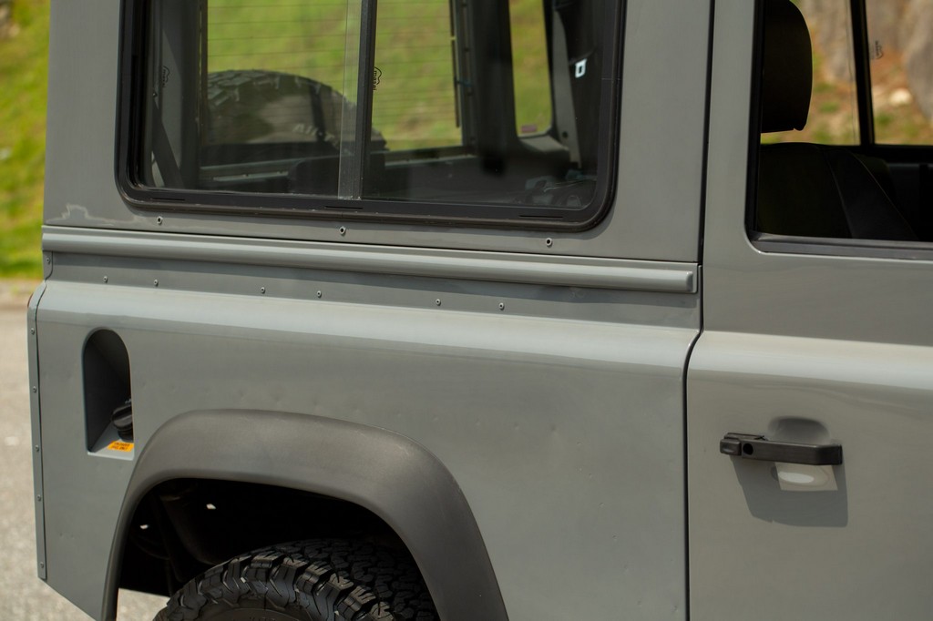 1991 Land Rover Defender 90 - Image 18