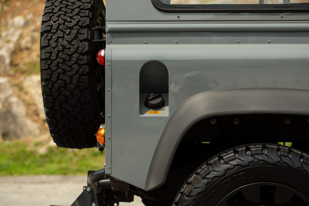 1991 Land Rover Defender 90 - Image 26