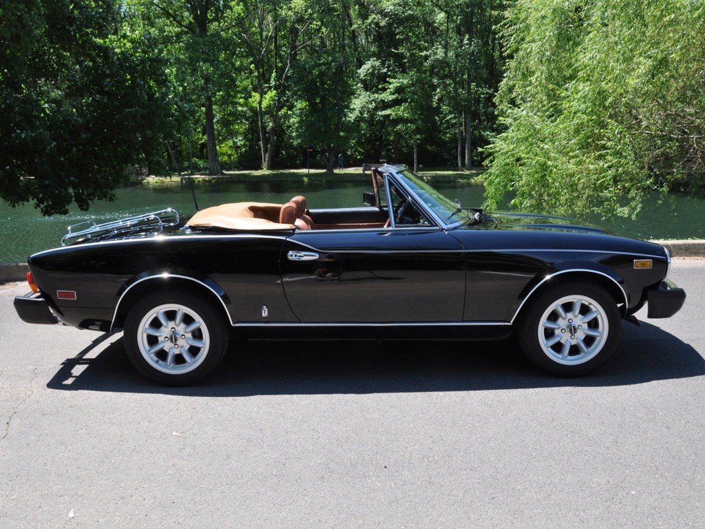 1982 Fiat 124 Spider 2000 - Image 12