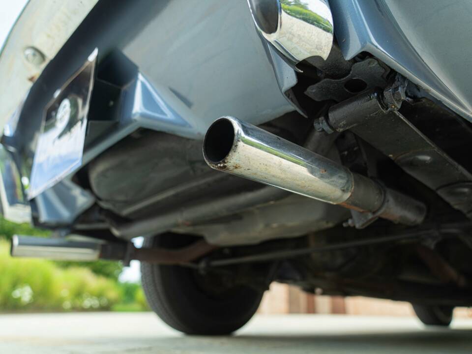 1963 Studebaker Avanti - Image 7