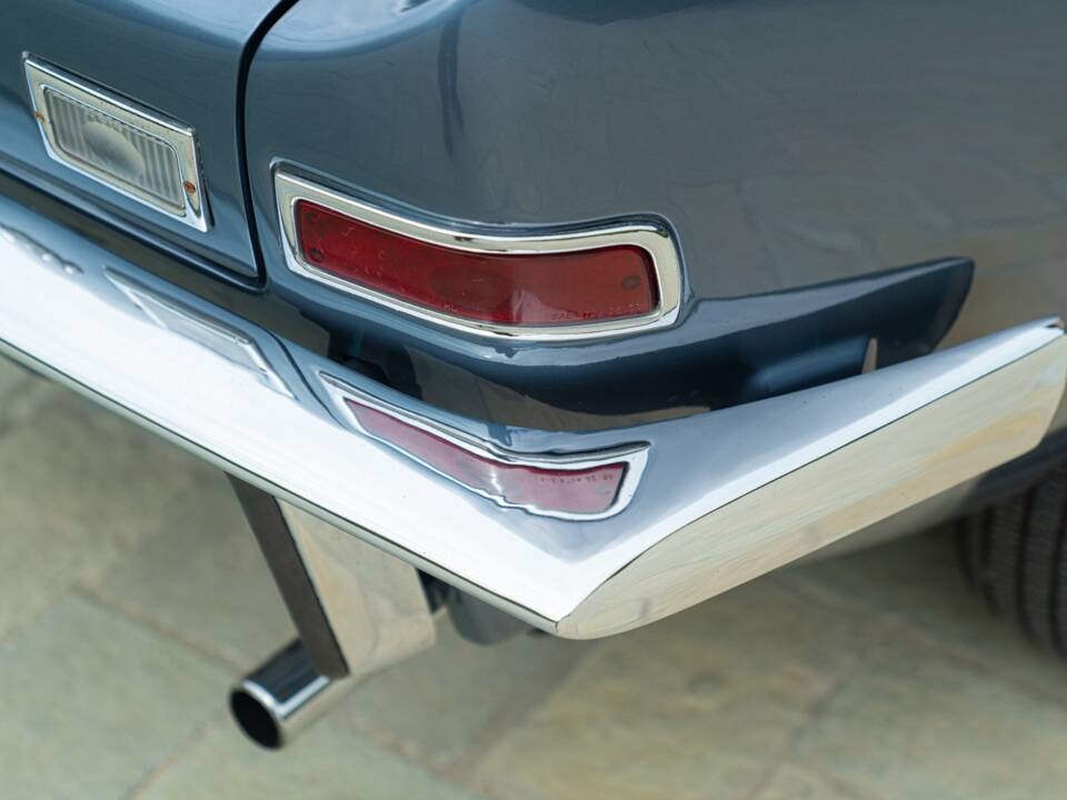 1963 Studebaker Avanti - Image 8