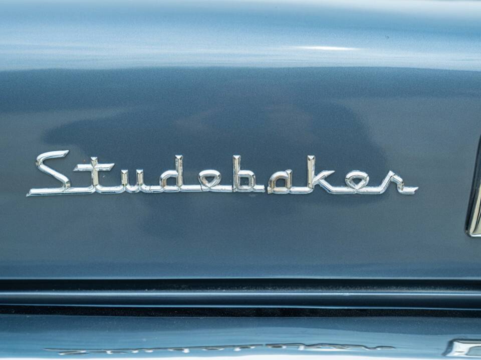 1963 Studebaker Avanti - Image 9