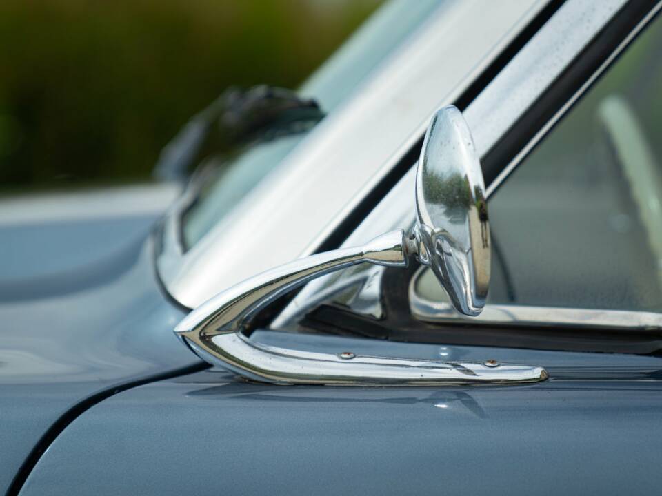 1963 Studebaker Avanti - Image 12