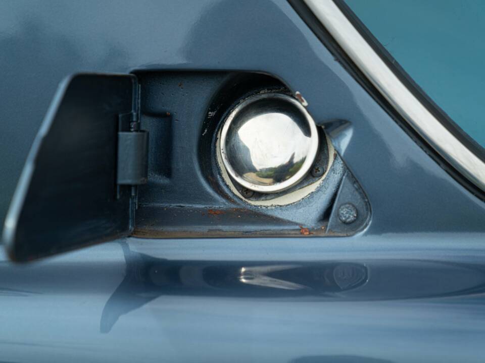 1963 Studebaker Avanti - Image 13