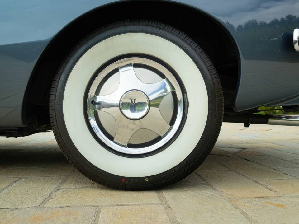 1963 Studebaker Avanti - Image 18