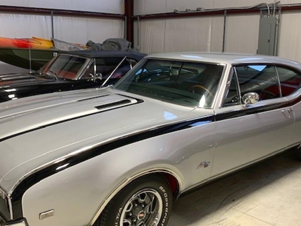 1968 Oldsmobile Hurst - Image 16