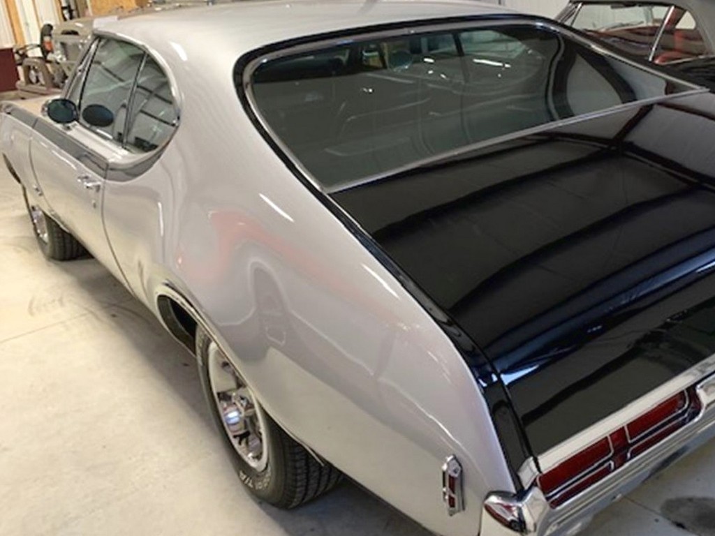 1968 Oldsmobile Hurst - Image 18