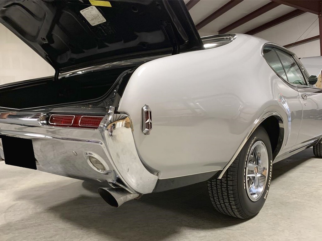 1968 Oldsmobile Hurst - Image 22