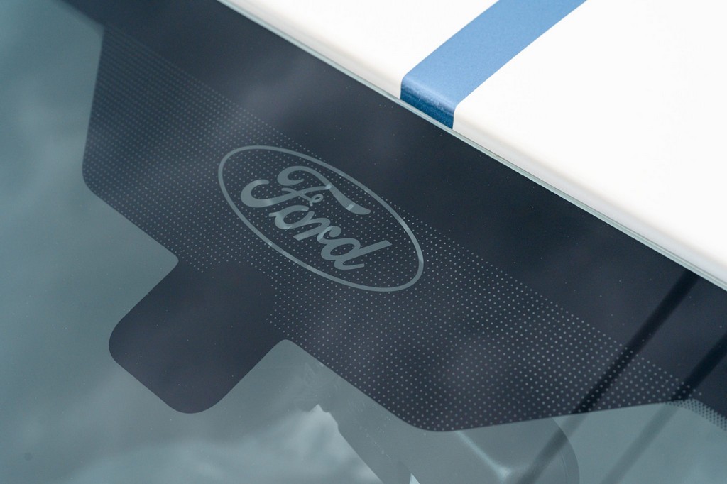 2022 Ford Mustang Shelby GT500 Heritage Edition - Image 2