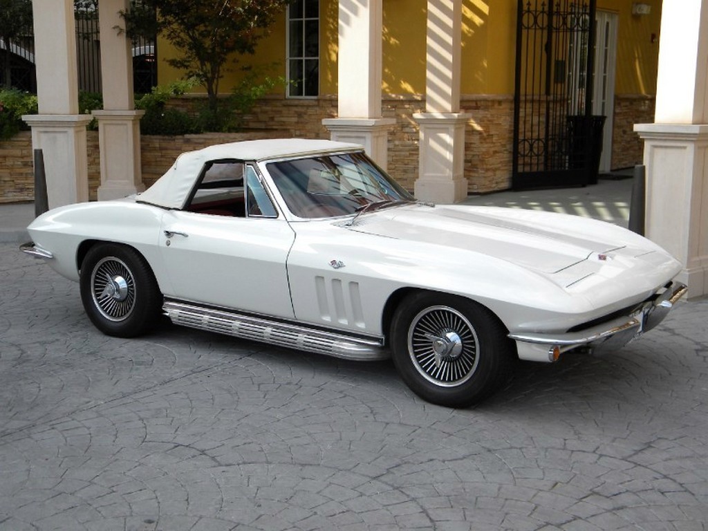 1965 Chevrolet Corvette Sting Ray - Image 30