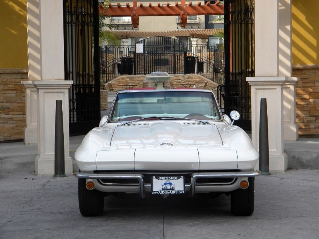 1965 Chevrolet Corvette Sting Ray - Image 10